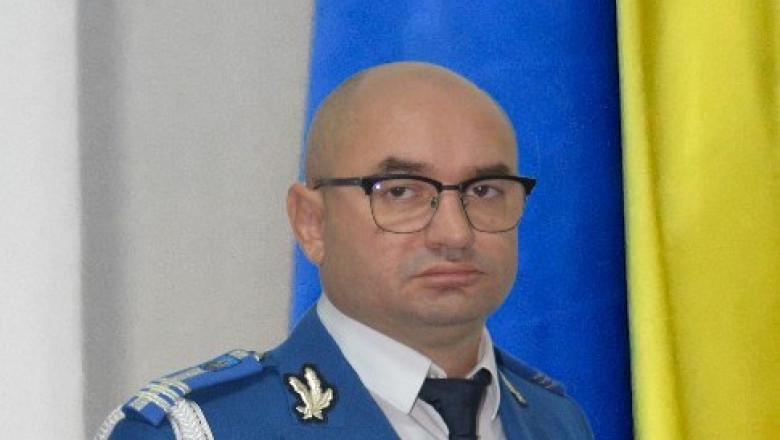 Șeful Jandarmeriei Brăila a fost reținut de DNA: El este acuzat că face afaceri de tip fast-food și plasează forță de muncă din Nepal NGE3YmVjMTQ3MGFhYmRmZDE2YzUwNjdjYzAz.thumb