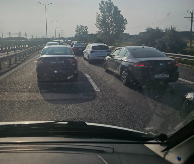 A venit vara! La Constanța, începe sezonul, începe și aglomerația: bară la bară pe Autostrada Soarelui 2 A venit vara! La Constanța, începe sezonul, începe și aglomerația: bară la bară pe Autostrada Soarelui Screenshot 2025 06 01 204241