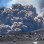 VIDEO Vulcanul Etna erupe din nou/ Pământul e umbrit de norul de cenușă Screenshot 2025 06 02 161529