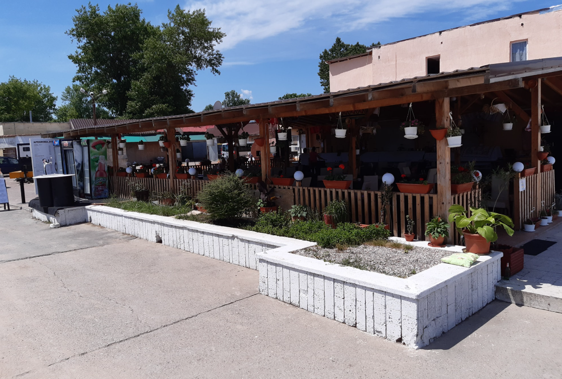 VIDEO Înjurături în incinta unei terase din Costinești: Du-te-n p**a mea! / Șeful restaurantului: M-au bufnit nervii Screenshot 2025 06 03 195212