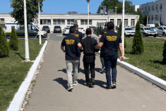 FOTO VIDEO Un bătrân din Constanța a fost tâlhărit de doi adolescenți: i-au furat 1000 de lei prin VIOLENȚĂ Screenshot 2025 06 04 174232
