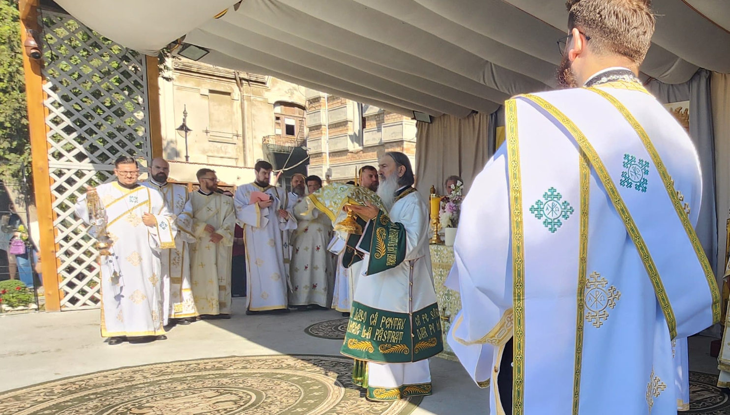 LIVE FOTO VIDEO Sărbătoarea Rusaliilor la Catedrala din Constanța/ Arhiepiscopul Teodosie va binecuvânta frunzele de nuc Screenshot 2025 06 08 092427