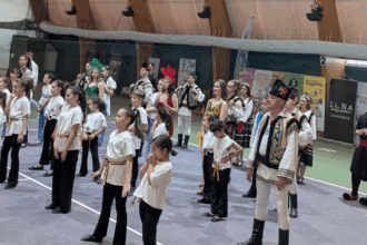 FOTO „Unește inimi prin tenis și cultură” – Sportul și arta, împreună pe terenul de tenis, la Constanța Screenshot 2025 06 16 002033