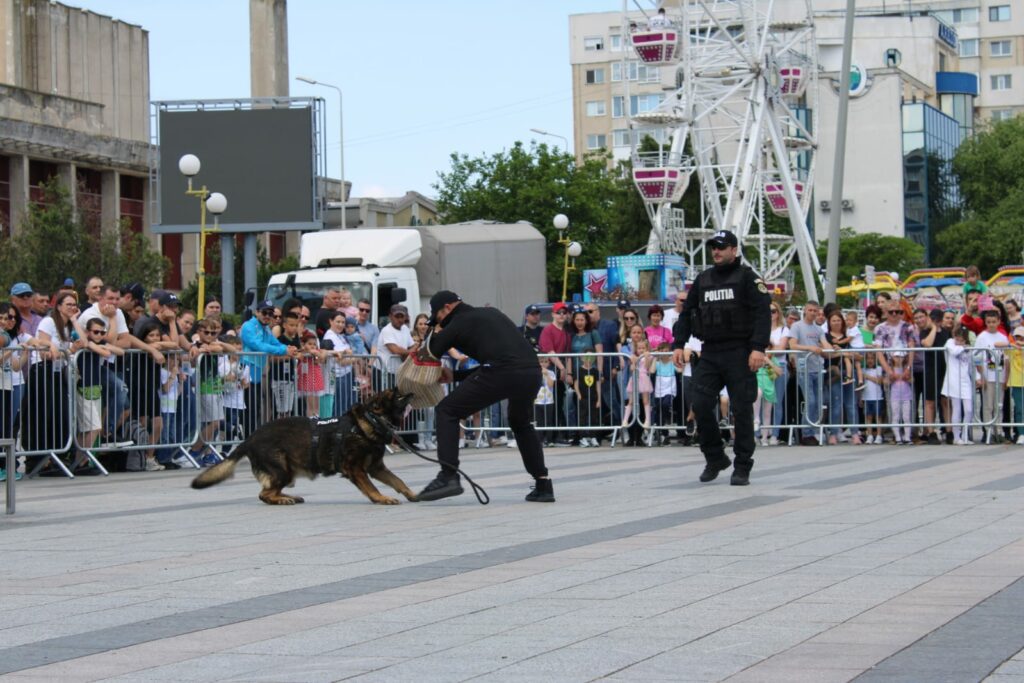 FOTO Ziua Internațională a Copilului, marcată de polițiștii tulceni 4 FOTO Ziua Internațională a Copilului, marcată de polițiștii tulceni WhatsApp Image 2025 06 01 at 15.56.54 1