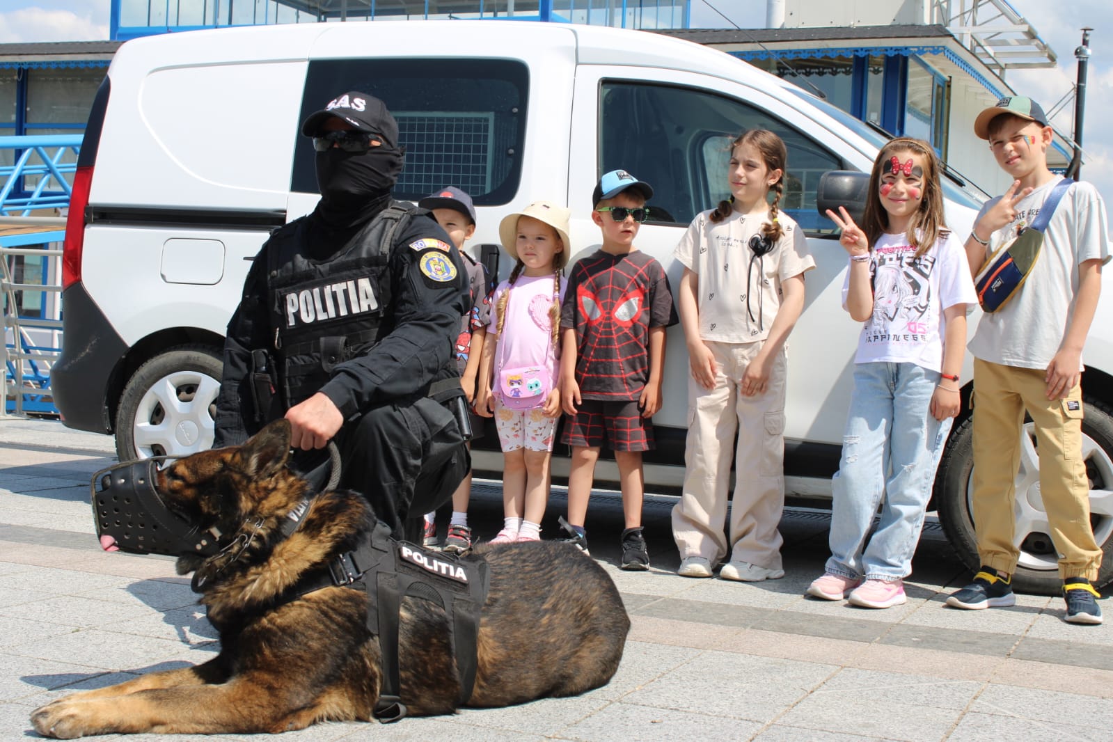 FOTO Ziua Internațională a Copilului, marcată de polițiștii tulceni WhatsApp Image 2025 06 01 at 15.56.54 2