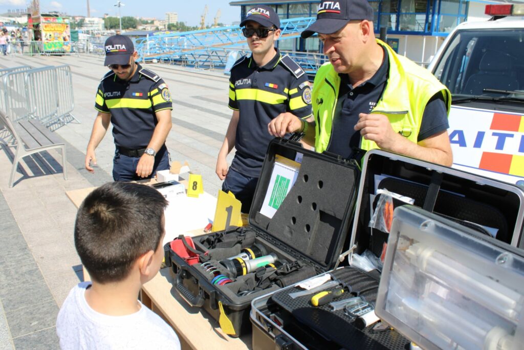 FOTO Ziua Internațională a Copilului, marcată de polițiștii tulceni 2 FOTO Ziua Internațională a Copilului, marcată de polițiștii tulceni WhatsApp Image 2025 06 01 at 15.56.55 2