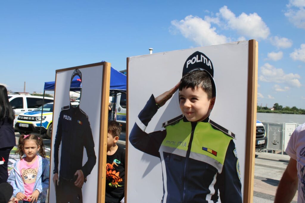 FOTO Ziua Internațională a Copilului, marcată de polițiștii tulceni 9 FOTO Ziua Internațională a Copilului, marcată de polițiștii tulceni WhatsApp Image 2025 06 01 at 15.56.56