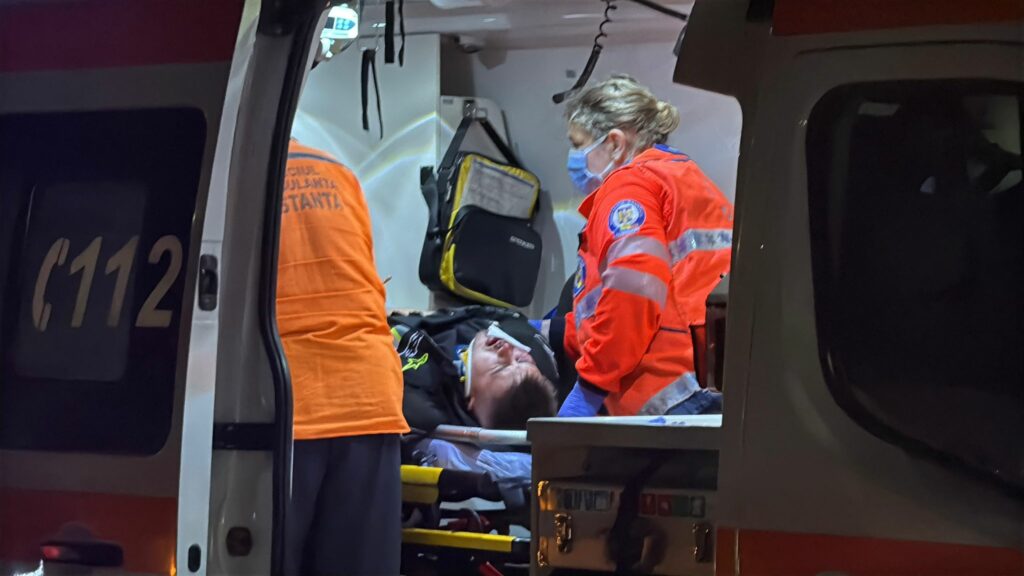 FOTO VIDEO Trei VICTIME au ajuns la spital rănite GRAV în urma unui accident pe bulevardul Mamaia, în fața restaurantului Dolce Vita UPDATE 23 FOTO VIDEO Trei VICTIME au ajuns la spital rănite GRAV în urma unui accident pe bulevardul Mamaia, în fața restaurantului Dolce Vita UPDATE WhatsApp Image 2025 06 03 at 23.07.45 1