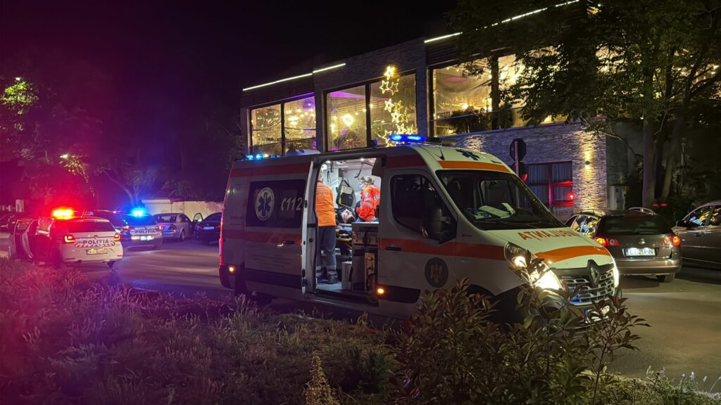 FOTO VIDEO Trei VICTIME au ajuns la spital rănite GRAV în urma unui accident pe bulevardul Mamaia, în fața restaurantului Dolce Vita UPDATE 24 FOTO VIDEO Trei VICTIME au ajuns la spital rănite GRAV în urma unui accident pe bulevardul Mamaia, în fața restaurantului Dolce Vita UPDATE WhatsApp Image 2025 06 03 at 23.07.45