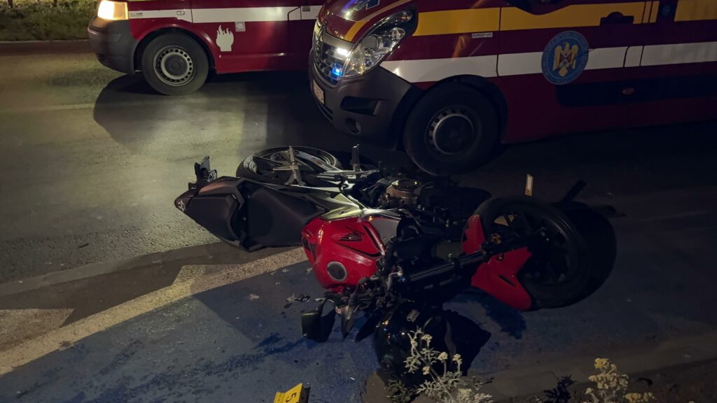 FOTO VIDEO Trei VICTIME au ajuns la spital rănite GRAV în urma unui accident pe bulevardul Mamaia, în fața restaurantului Dolce Vita UPDATE 16 FOTO VIDEO Trei VICTIME au ajuns la spital rănite GRAV în urma unui accident pe bulevardul Mamaia, în fața restaurantului Dolce Vita UPDATE WhatsApp Image 2025 06 03 at 23.10.26
