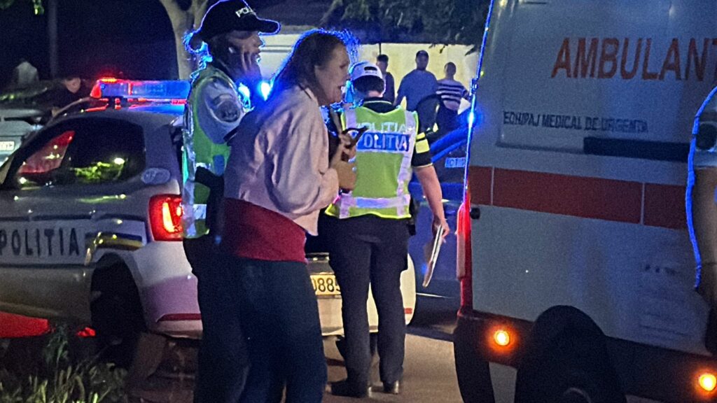 FOTO VIDEO Trei VICTIME au ajuns la spital rănite GRAV în urma unui accident pe bulevardul Mamaia, în fața restaurantului Dolce Vita UPDATE 12 FOTO VIDEO Trei VICTIME au ajuns la spital rănite GRAV în urma unui accident pe bulevardul Mamaia, în fața restaurantului Dolce Vita UPDATE WhatsApp Image 2025 06 03 at 23.10.47