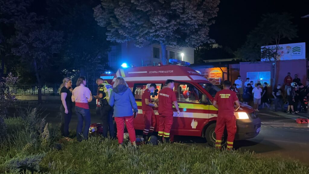 FOTO VIDEO Trei VICTIME au ajuns la spital rănite GRAV în urma unui accident pe bulevardul Mamaia, în fața restaurantului Dolce Vita UPDATE 9 FOTO VIDEO Trei VICTIME au ajuns la spital rănite GRAV în urma unui accident pe bulevardul Mamaia, în fața restaurantului Dolce Vita UPDATE WhatsApp Image 2025 06 03 at 23.13.41