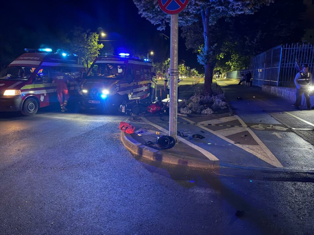 FOTO VIDEO Trei VICTIME au ajuns la spital rănite GRAV în urma unui accident pe bulevardul Mamaia, în fața restaurantului Dolce Vita UPDATE 4 FOTO VIDEO Trei VICTIME au ajuns la spital rănite GRAV în urma unui accident pe bulevardul Mamaia, în fața restaurantului Dolce Vita UPDATE WhatsApp Image 2025 06 03 at 23.32.34