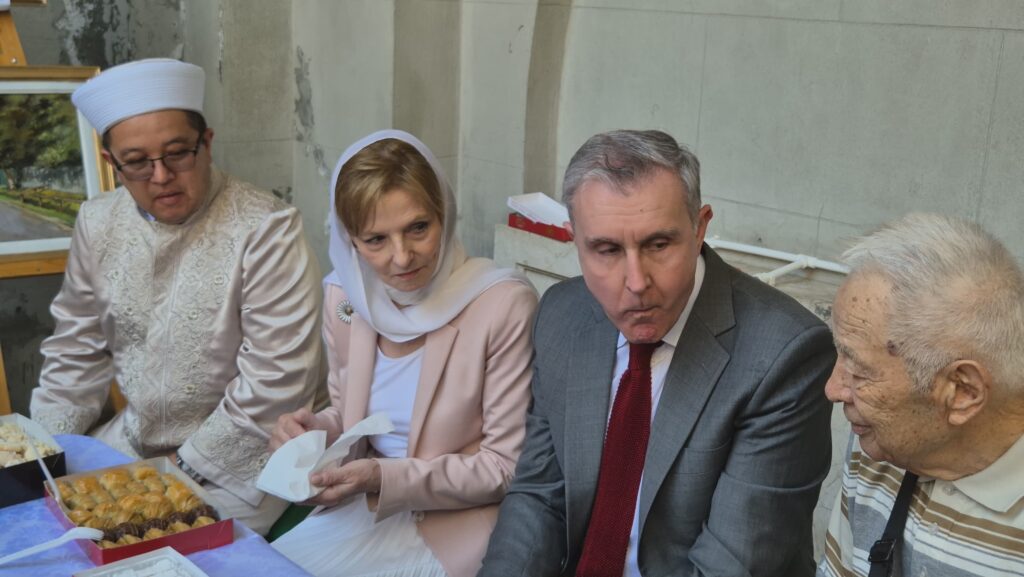 FOTO VIDEO Majestatea Sa Margareta și Principele Radu au vizitat Moscheea Carol I din Constanța WhatsApp Image 2025 06 04 at 14.10.25