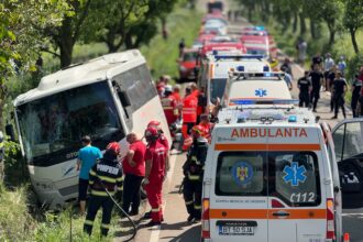 FOTO VIDEO Plan Roșu de Intervenție: Accident cu 12 persoane implicate/ Un autocar s-a răsturnat UPDATE WhatsApp Image 2025 06 04 at 14.26.40
