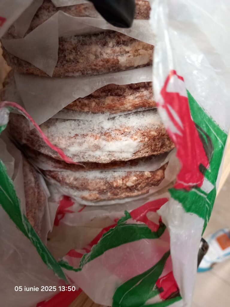 VIDEO FOTO Gândaci vii și morți, mâncare stricată și ustensile murdare: restaurant din Năvodari, sancționat DUR de OPC 21 VIDEO FOTO Gândaci vii și morți, mâncare stricată și ustensile murdare: restaurant din Năvodari, sancționat DUR de OPC WhatsApp Image 2025 06 05 at 17.28.39