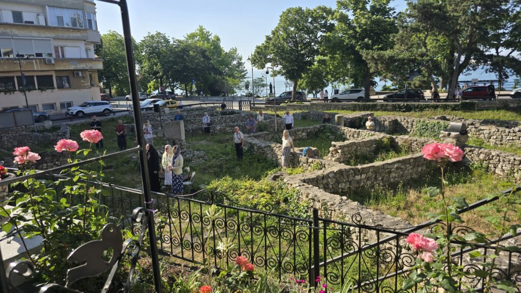 LIVE FOTO VIDEO Sărbătoarea Rusaliilor la Catedrala din Constanța/ Arhiepiscopul Teodosie va binecuvânta frunzele de nuc WhatsApp Image 2025 06 08 at 08.36.18 6