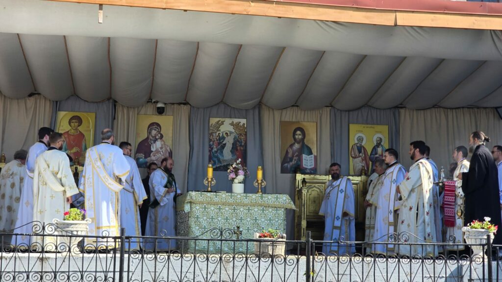 LIVE FOTO VIDEO Sărbătoarea Rusaliilor la Catedrala din Constanța/ Arhiepiscopul Teodosie va binecuvânta frunzele de nuc WhatsApp Image 2025 06 08 at 09.22.36 2