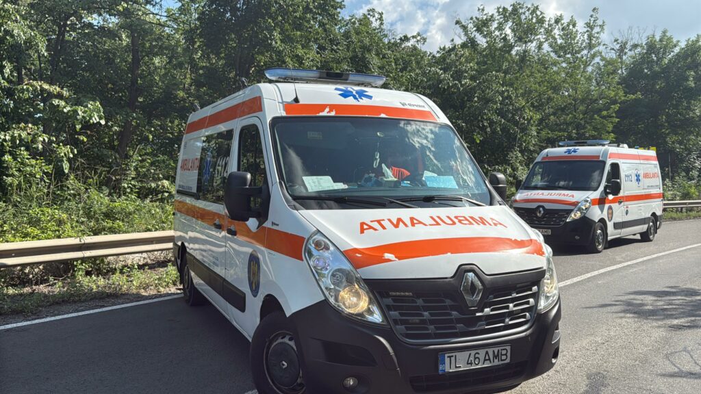 FOTO VIDEO Accident GRAV cu 8 persoane implicate în județul Tulcea / Un bărbat a DECEDAT / O mașină a fost prinsă sub un TIR 6 FOTO VIDEO Accident GRAV cu 8 persoane implicate în județul Tulcea / Un bărbat a DECEDAT / O mașină a fost prinsă sub un TIR WhatsApp Image 2025 06 09 at 17.15.22
