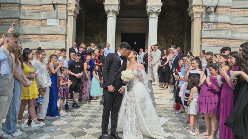 FOTO VIDEO Celebrul fotbalist Florinel Coman se căsătorește la Catedrala din Constanța/ ÎPS Teodosie oficiază ceremonia/ Este prezent și Gigi Becali UPDATE 31 FOTO VIDEO Celebrul fotbalist Florinel Coman se căsătorește la Catedrala din Constanța/ ÎPS Teodosie oficiază ceremonia/ Este prezent și Gigi Becali UPDATE WhatsApp Image 2025 06 12 at 16.48.47