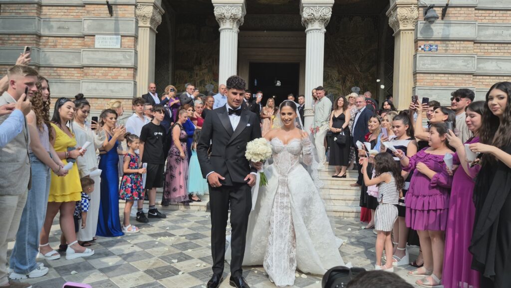 FOTO VIDEO Celebrul fotbalist Florinel Coman se căsătorește la Catedrala din Constanța/ ÎPS Teodosie oficiază ceremonia/ Este prezent și Gigi Becali UPDATE 33 FOTO VIDEO Celebrul fotbalist Florinel Coman se căsătorește la Catedrala din Constanța/ ÎPS Teodosie oficiază ceremonia/ Este prezent și Gigi Becali UPDATE WhatsApp Image 2025 06 12 at 16.48.48 2