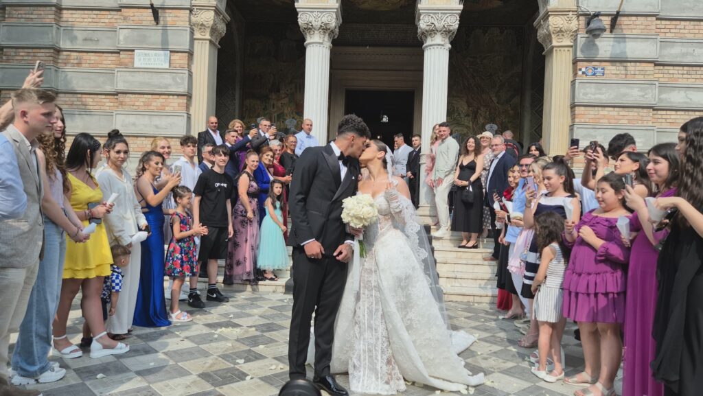 FOTO VIDEO Celebrul fotbalist Florinel Coman se căsătorește la Catedrala din Constanța/ ÎPS Teodosie oficiază ceremonia/ Este prezent și Gigi Becali UPDATE 32 FOTO VIDEO Celebrul fotbalist Florinel Coman se căsătorește la Catedrala din Constanța/ ÎPS Teodosie oficiază ceremonia/ Este prezent și Gigi Becali UPDATE WhatsApp Image 2025 06 12 at 16.48.48 3