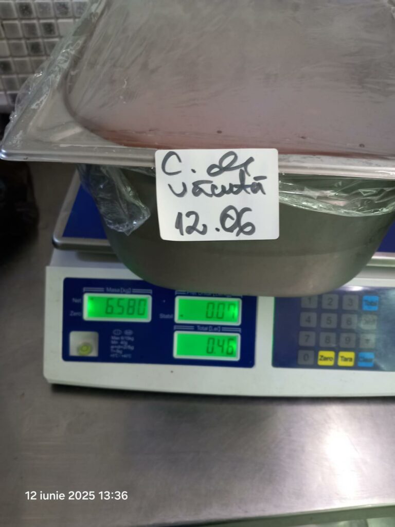 FOTO VIDEO Două restaurante închise în centrul vechi al Constanței. Mizerie, alimente fără etichete și risc de îmbolnăvire 9 FOTO VIDEO Două restaurante închise în centrul vechi al Constanței. Mizerie, alimente fără etichete și risc de îmbolnăvire WhatsApp Image 2025 06 12 at 17.12.07 1