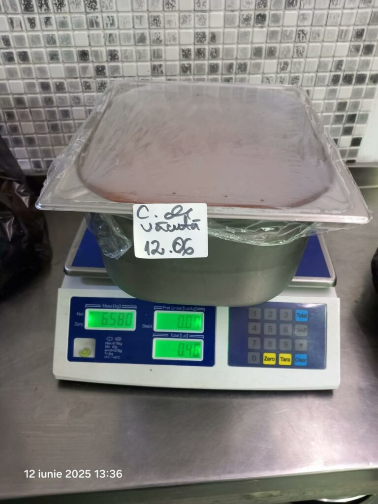 FOTO VIDEO Două restaurante închise în centrul vechi al Constanței. Mizerie, alimente fără etichete și risc de îmbolnăvire 10 FOTO VIDEO Două restaurante închise în centrul vechi al Constanței. Mizerie, alimente fără etichete și risc de îmbolnăvire WhatsApp Image 2025 06 12 at 17.12.07