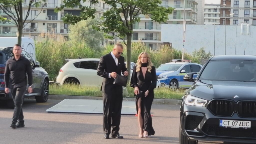 FOTO VIDEO La Nuba se umple ringul! Vedetele echipei naționale sosesc la nunta lui Florinel Coman / Constănțeanul Denis Alibec e prezent 10 FOTO VIDEO La Nuba se umple ringul! Vedetele echipei naționale sosesc la nunta lui Florinel Coman / Constănțeanul Denis Alibec e prezent WhatsApp Image 2025 06 12 at 18.30.47 1