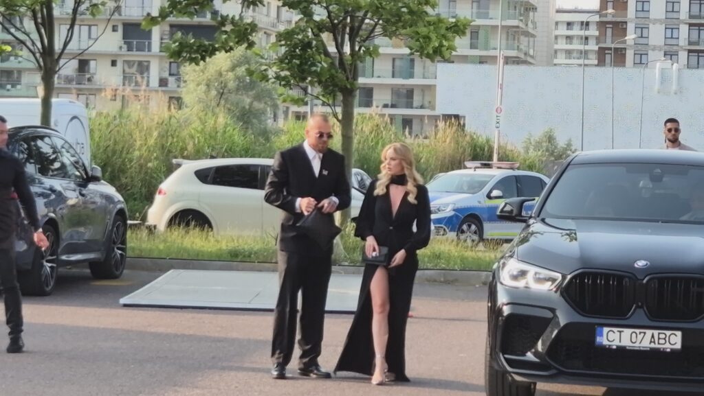 FOTO VIDEO La Nuba se umple ringul! Vedetele echipei naționale sosesc la nunta lui Florinel Coman / Constănțeanul Denis Alibec e prezent 9 FOTO VIDEO La Nuba se umple ringul! Vedetele echipei naționale sosesc la nunta lui Florinel Coman / Constănțeanul Denis Alibec e prezent WhatsApp Image 2025 06 12 at 18.30.47 2