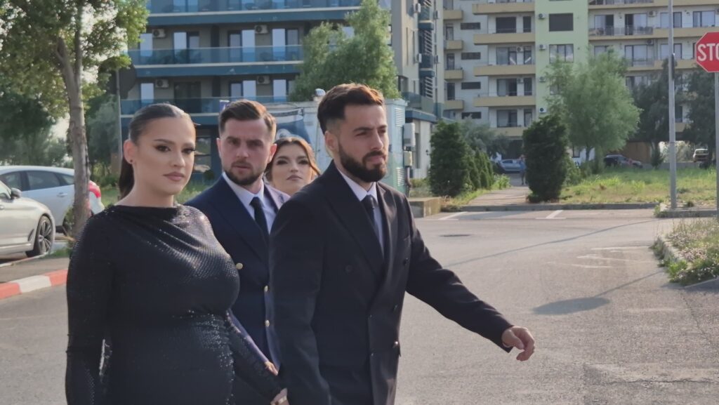 FOTO VIDEO La Nuba se umple ringul! Vedetele echipei naționale sosesc la nunta lui Florinel Coman / Constănțeanul Denis Alibec e prezent 18 FOTO VIDEO La Nuba se umple ringul! Vedetele echipei naționale sosesc la nunta lui Florinel Coman / Constănțeanul Denis Alibec e prezent WhatsApp Image 2025 06 12 at 18.40.32