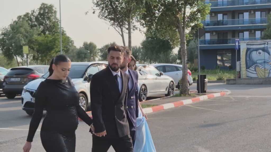 FOTO VIDEO La Nuba se umple ringul! Vedetele echipei naționale sosesc la nunta lui Florinel Coman / Constănțeanul Denis Alibec e prezent 19 FOTO VIDEO La Nuba se umple ringul! Vedetele echipei naționale sosesc la nunta lui Florinel Coman / Constănțeanul Denis Alibec e prezent WhatsApp Image 2025 06 12 at 18.40.33