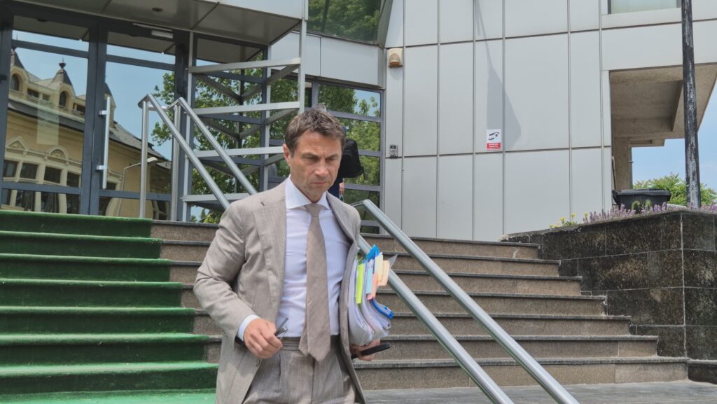FOTO VIDEO Primarul Mangaliei a plecat de la Curtea de Apel Constanța. Avocații au cerut schimbarea încadrării juridice pentru Radu Cristian TEXT LIVE 5 FOTO VIDEO Primarul Mangaliei a plecat de la Curtea de Apel Constanța. Avocații au cerut schimbarea încadrării juridice pentru Radu Cristian TEXT LIVE WhatsApp Image 2025 06 13 at 13.55.34 2