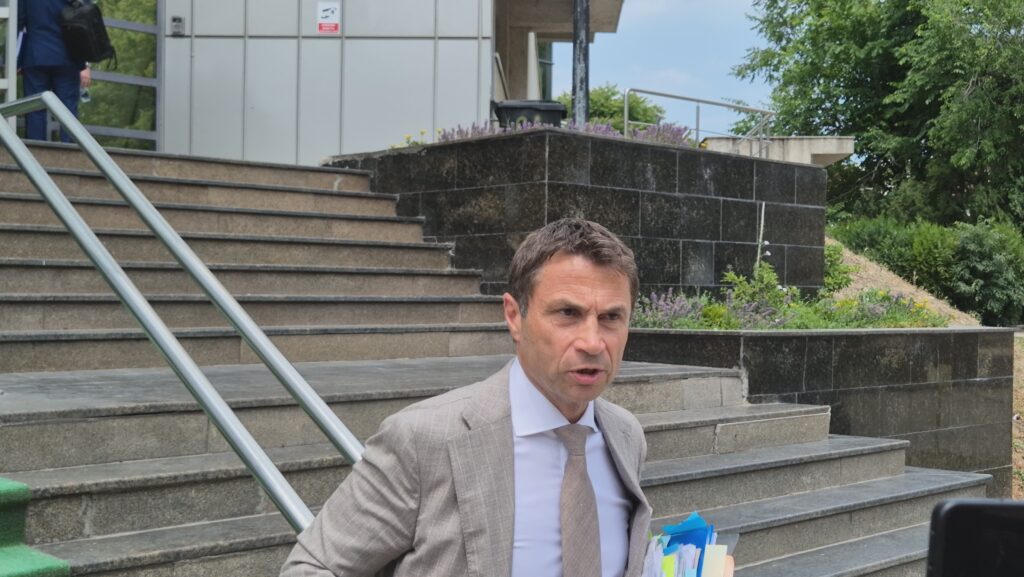 FOTO VIDEO Primarul Mangaliei a plecat de la Curtea de Apel Constanța. Avocații au cerut schimbarea încadrării juridice pentru Radu Cristian TEXT LIVE 3 FOTO VIDEO Primarul Mangaliei a plecat de la Curtea de Apel Constanța. Avocații au cerut schimbarea încadrării juridice pentru Radu Cristian TEXT LIVE WhatsApp Image 2025 06 13 at 13.55.34 4