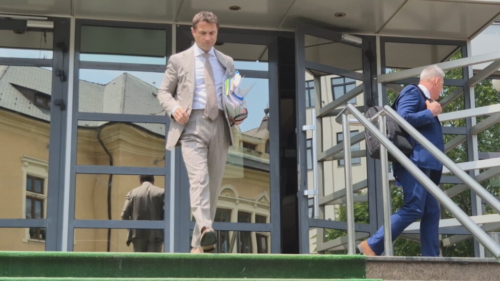 FOTO VIDEO Primarul Mangaliei a plecat de la Curtea de Apel Constanța. Avocații au cerut schimbarea încadrării juridice pentru Radu Cristian TEXT LIVE 2 FOTO VIDEO Primarul Mangaliei a plecat de la Curtea de Apel Constanța. Avocații au cerut schimbarea încadrării juridice pentru Radu Cristian TEXT LIVE WhatsApp Image 2025 06 13 at 13.55.35