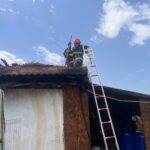 FOTO VIDEO Incendiu de vegetație uscată în județul Tulcea. Flăcările s-au extins la două case și o anexă WhatsApp Image 2025 06 13 at 15.28.32