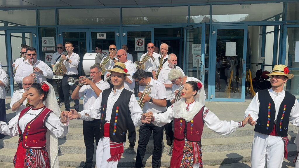 FOTO VIDEO Delfinariul din Constanța s-a deschis oficial. Președintele CJC, Florin Mitroi: a fost o muncă titanică 13 FOTO VIDEO Delfinariul din Constanța s-a deschis oficial. Președintele CJC, Florin Mitroi: a fost o muncă titanică WhatsApp Image 2025 06 14 at 10.13.23 1