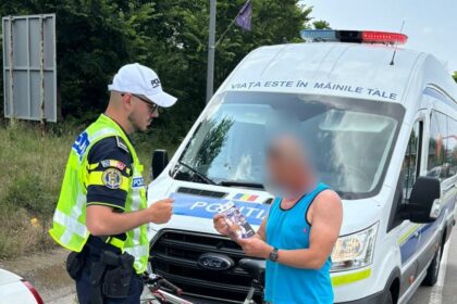 Polițiștii constănțeni au amendat mai mulți bicicliști și pietoni pentru nerespectarea regulilor de circulație WhatsApp Image 2025 06 14 at 10.38.05
