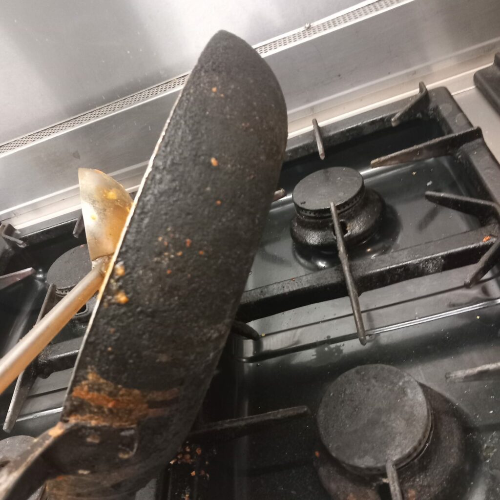 FOTO VIDEO Grăsime, murdărie și colac de WC pe cuptor: Restaurantul indian Ganesha din Constanța, închis de OPC 19 FOTO VIDEO Grăsime, murdărie și colac de WC pe cuptor: Restaurantul indian Ganesha din Constanța, închis de OPC WhatsApp Image 2025 06 14 at 11.47.15 1