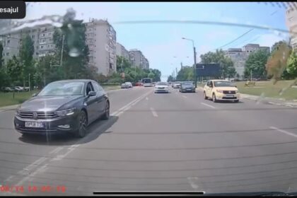 FOTO VIDEO Avem șosele ca să defileze nebunia pe ele! Un șofer a încălcat TREI REGULI DE CIRCULAȚIE în intersecția Tomis-Vlaicu WhatsApp Image 2025 06 15 at 00.35.50