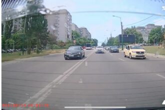 Șoferul care a încălcat trei reguli de circulație în intersecția Tomis-Aurel Vlaicu a rămas fără permis de conducere WhatsApp Image 2025 06 15 at 10.40.15 1 1