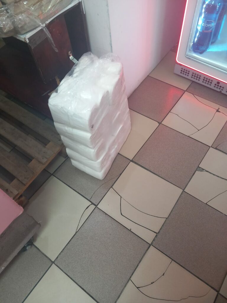 FOTO VIDEO NOI incinte din Constanța închise temporar de Horia Constantinescu. Grăsime, insecte vii și condiții improprii de lucru 25 FOTO VIDEO NOI incinte din Constanța închise temporar de Horia Constantinescu. Grăsime, insecte vii și condiții improprii de lucru WhatsApp Image 2025 06 18 at 16.59.44 1