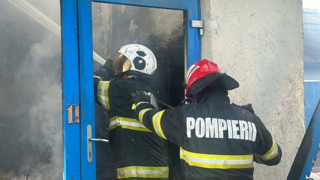 FOTO VIDEO Incendiu la o pensiune din Murghiol: doi turiști s-au autoevacuat/ Alte două incinte, salvate de la propagare UPDATE 4 FOTO VIDEO Incendiu la o pensiune din Murghiol: doi turiști s-au autoevacuat/ Alte două incinte, salvate de la propagare UPDATE WhatsApp Image 2025 06 24 at 19.22.18