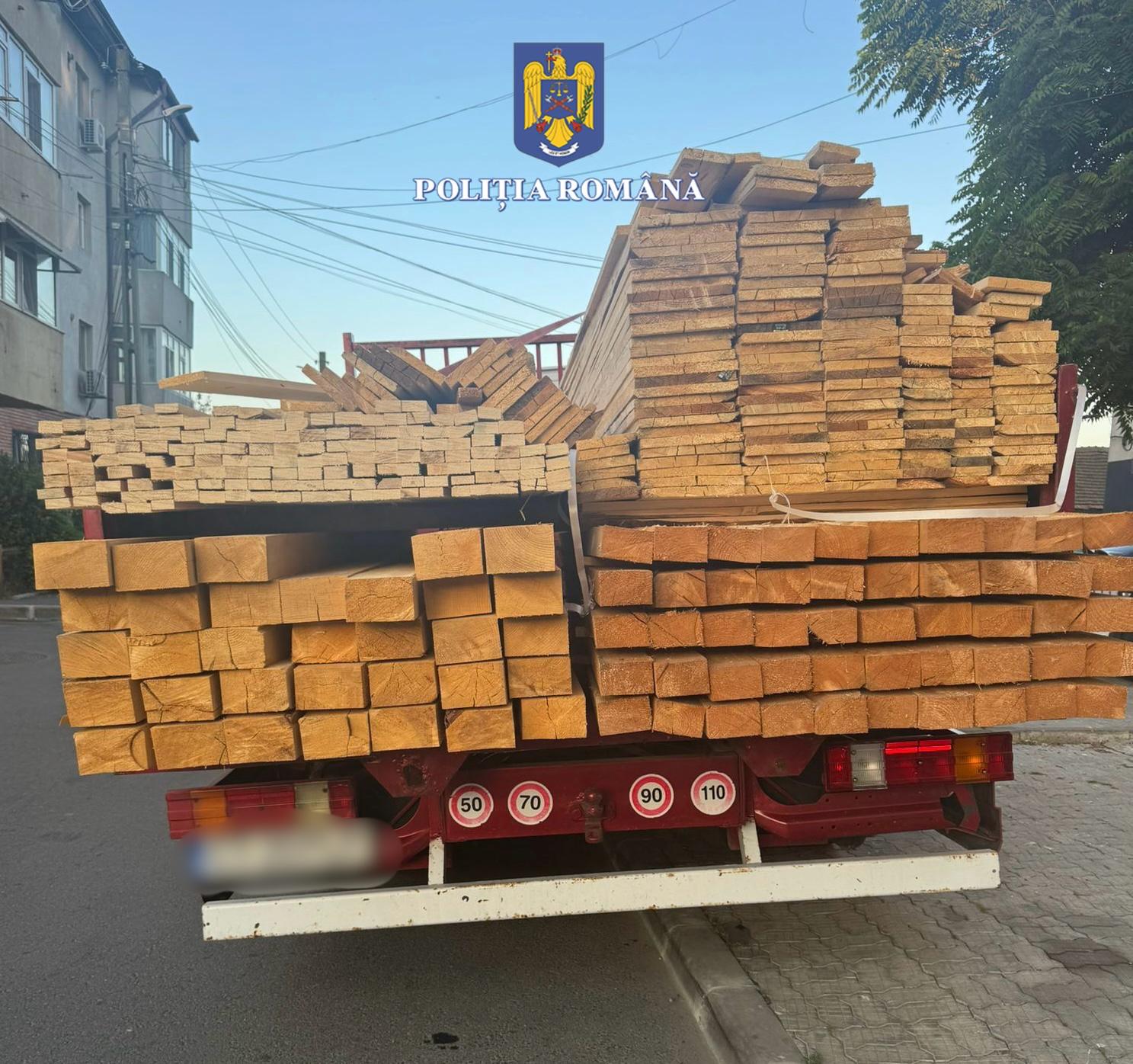 Murfatlar: Șofer amendat pentru că transporta mai mult lemn decât era specificat în acte WhatsApp Image 2025 06 28 at 13.39.54