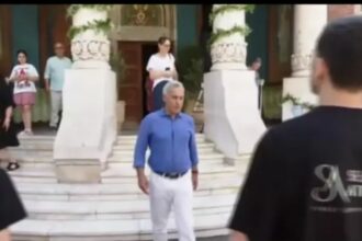 Călin Georgescu, filmat ieșind din biserica unde Kira Hagi s-a cununat religios cu Thomas Ferfelis WhatsApp Image 2025 06 29 at 16.40.26 1