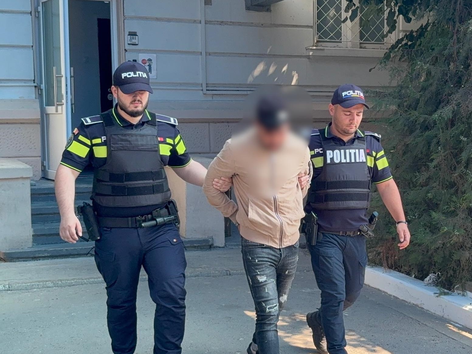 VIDEO O femeie de 24 de ani a fost terorizată de un bărbat pentru a renunța la ordinul de protecție a064a190 064e 4832 a35f c2e2948d7d74