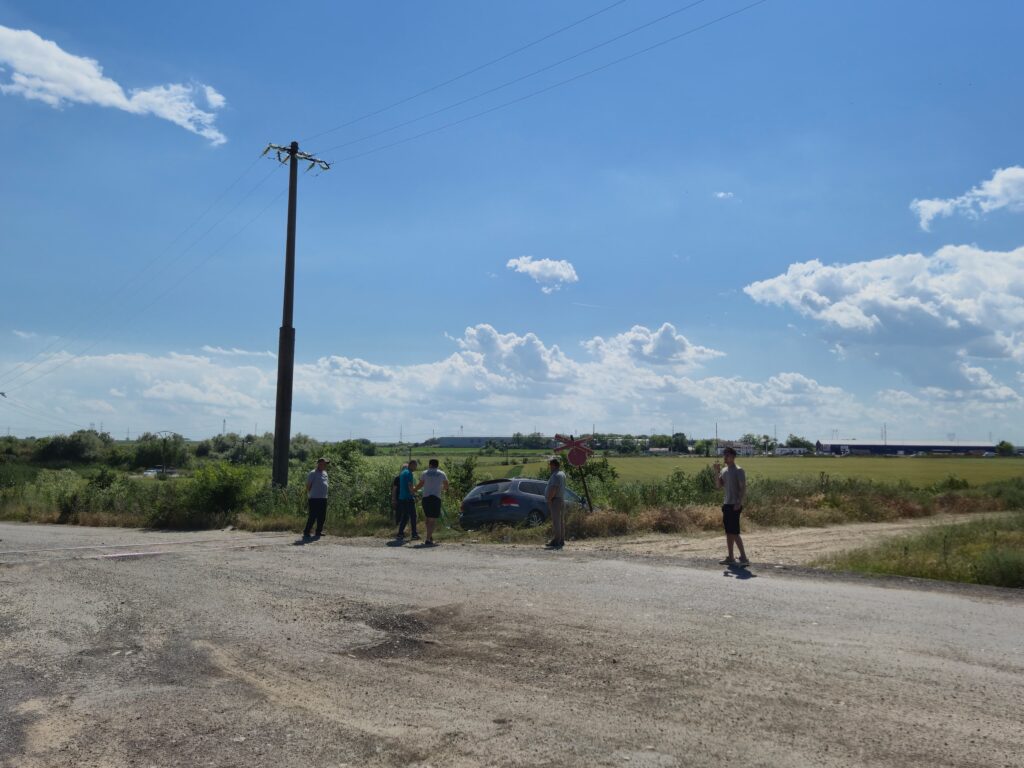 FOTO VIDEO Accident feroviar! O mașină a fost lovită de tren, în Tomis Plus 4 FOTO VIDEO Accident feroviar! O mașină a fost lovită de tren, în Tomis Plus a3997c07 a289 47b2 9928 ceb424d44fbe