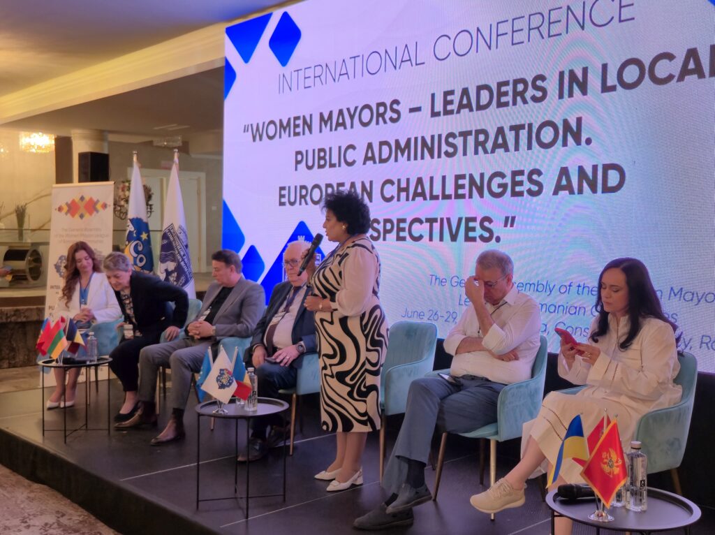 FOTO VIDEO Conferința Internațională „Femeile primar – lideri în administrația publică locală, provocări și perspective europene“/ Fostul ministru al Muncii și persoane din administrația locală, prezenți 7 FOTO VIDEO Conferința Internațională „Femeile primar – lideri în administrația publică locală, provocări și perspective europene“/ Fostul ministru al Muncii și persoane din administrația locală, prezenți ae623367 2ff1 454d 8314 67f641001296