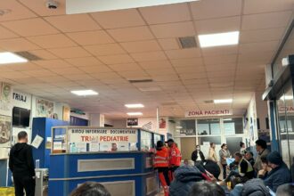 Un pas spre normalitate în haosul din Spitalul Județean. Se introduce sistem de numere de ordine aeb9be2d d518 4639 9954 33ae0adf171e