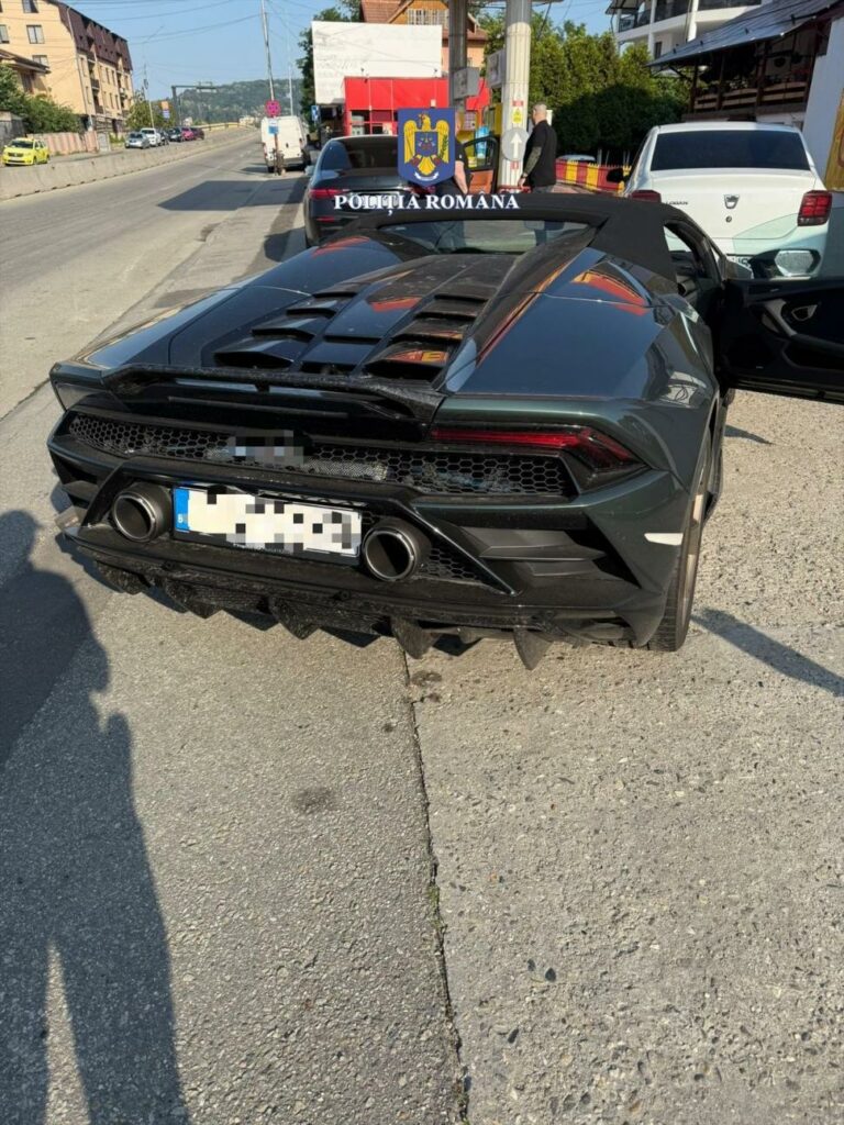 FOTO Andrew Tate a rămas fără permis după ce a fost prins cu 196 km/h pe DN7 3 FOTO Andrew Tate a rămas fără permis după ce a fost prins cu 196 km/h pe DN7 andrew tate a ramas fara permis dupa ce a fost prins cu 196 km ora in localitate 979033
